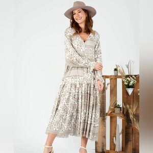 Lucca Los Angeles Chaturanga Maxi Dress-Sage Floral